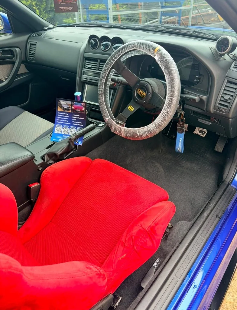 Nissan Skyline R34 interior